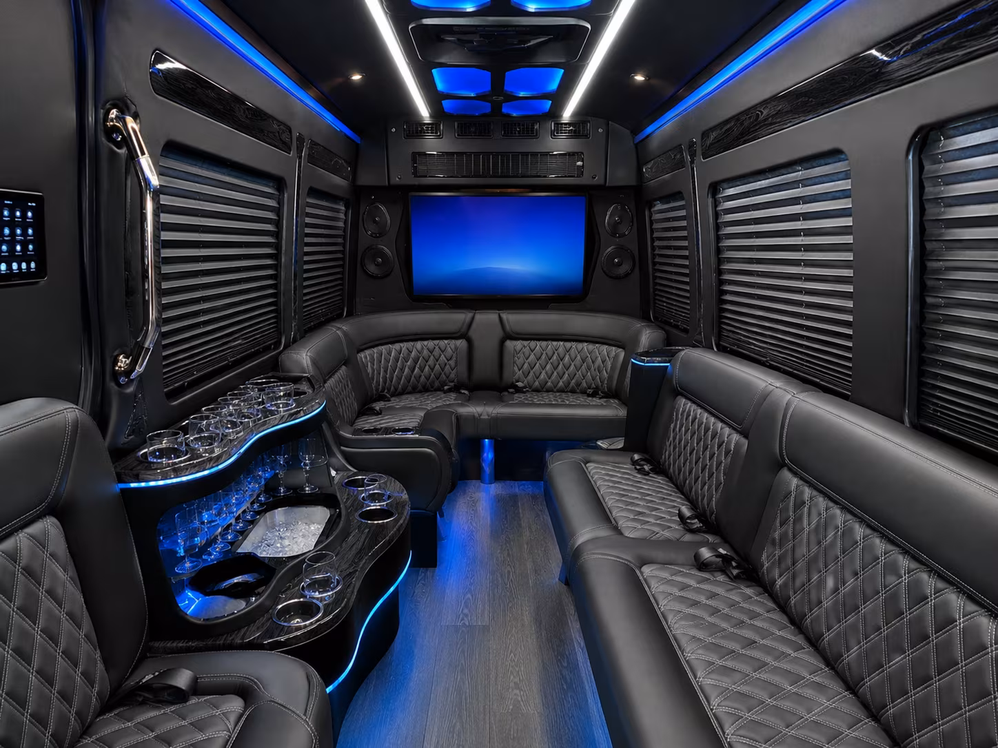 blainecharterbuscompany com puts minneapolis and saint paul sporting events within easy reach of blaine