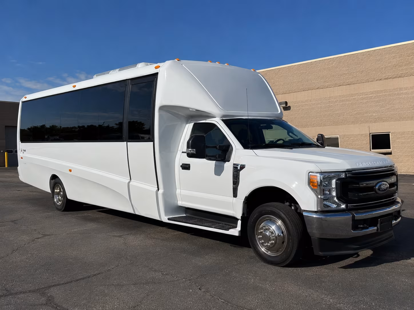 brooklyn park easy employee shuttles with a brooklyn park bus rental