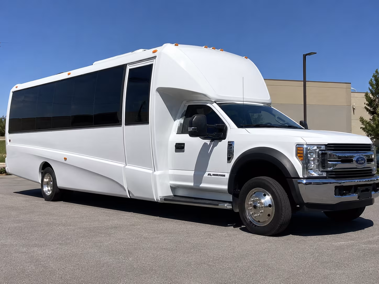 saint paul book shuttle buses for employees in saint paul