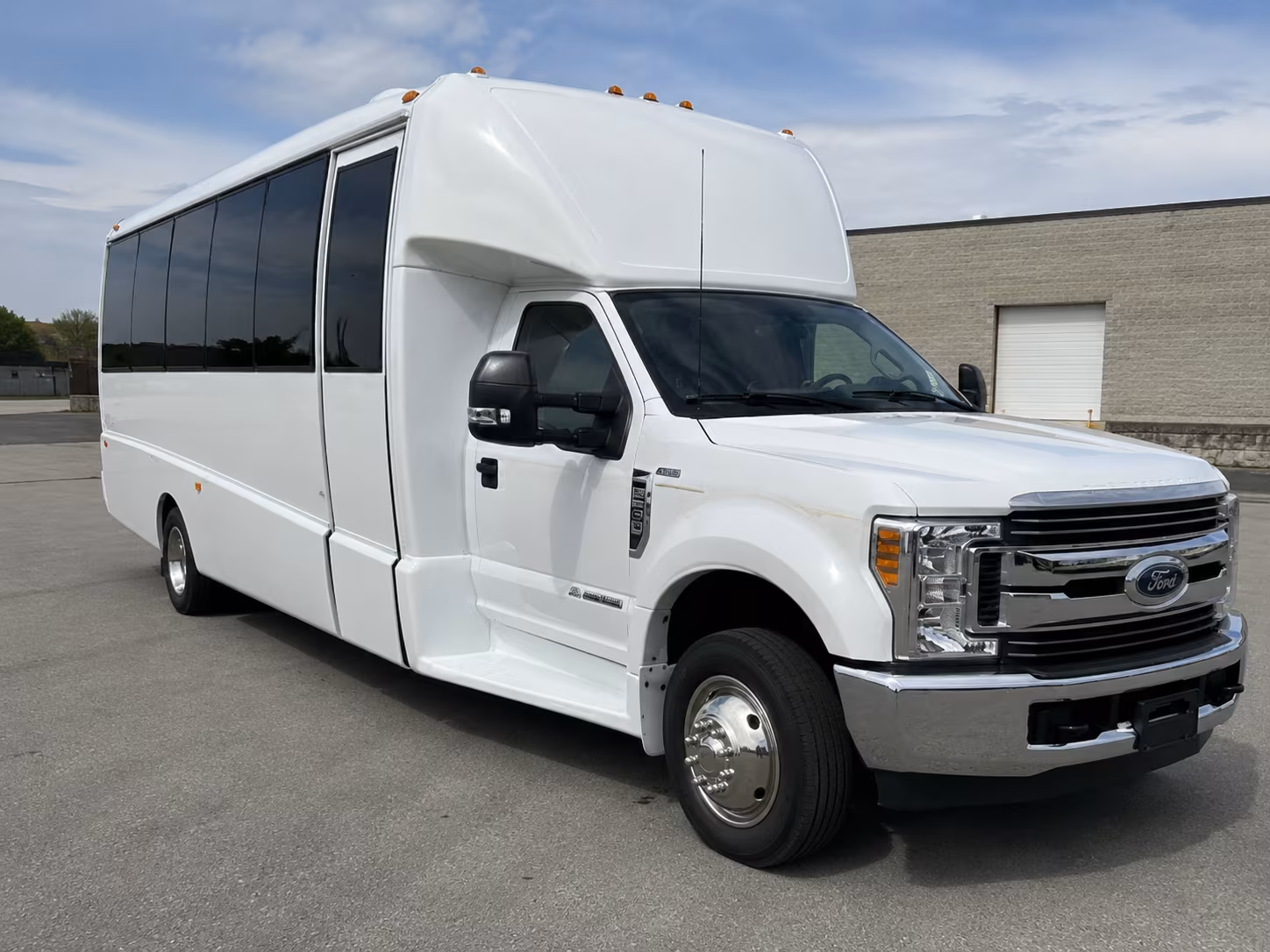 saint paul easy airport shuttle bus rentals in saint paul